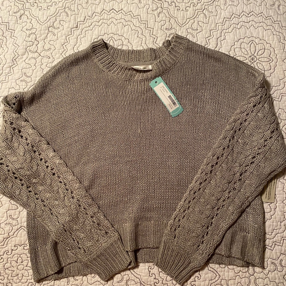 NWT RD Style sweater, semi-cropped, open-stitch arms. Size S
